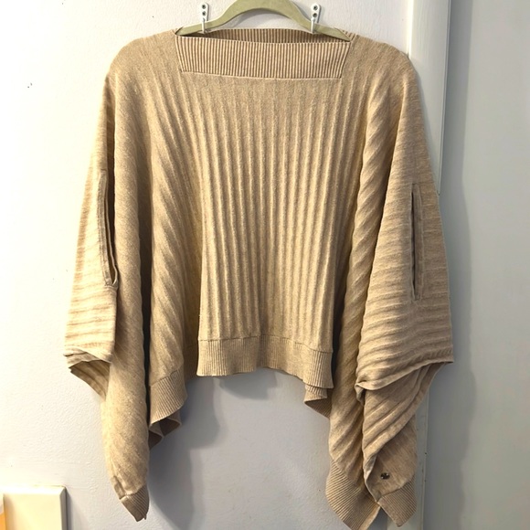 LuluLemon Forward Flow Poncho Yoga Cover Up/OS - Picture 13 of 15